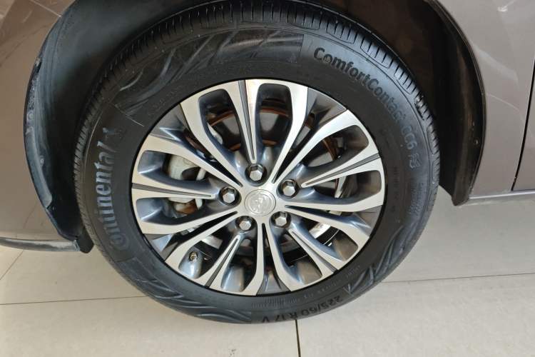 Used Buick GL8 2022 Land Cruiser Executive Class 652T Comfort Model
