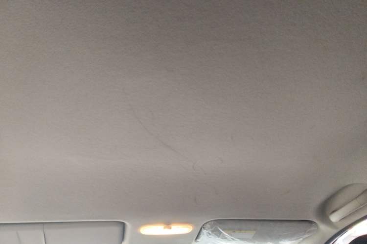 Used Venucia R50 2016 1.6L Manual Elite Edition
