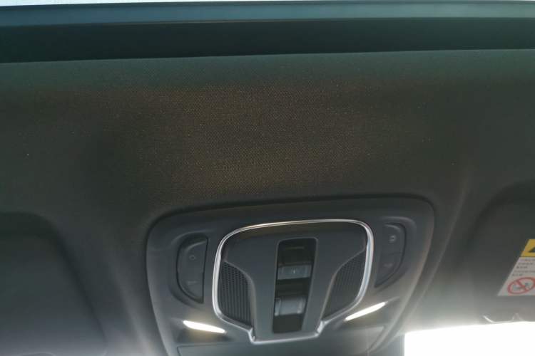 Used Roewe RX5 MAX 2019 400TGI Automatic All-Wheel Drive Smart Cabin Supreme Edition