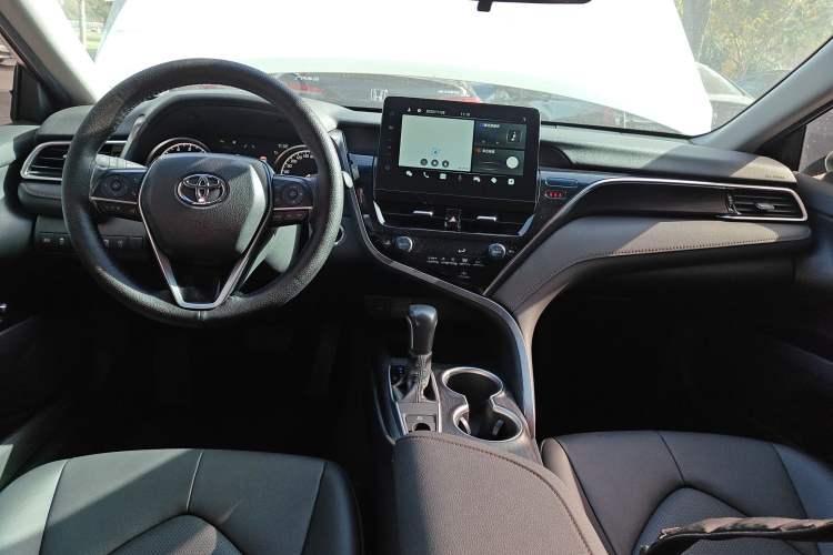 Used Toyota Camry 2023 2.0G Luxury Edition
