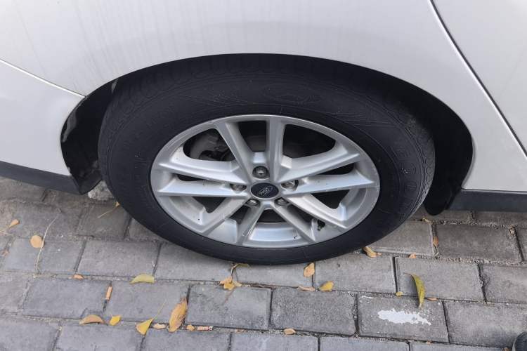 Used Ford Focus 2018 Sedan Classic EcoBoost 125 Automatic Supercharged Style SmartDrive Edition
