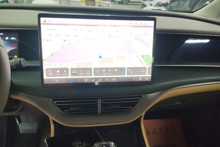 Used Denza D9 2022 DM-i 970 Four-Wheel Drive Prestige Model
