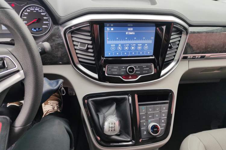 Used  M4 2016 2.0L Manual Luxury Smart Version