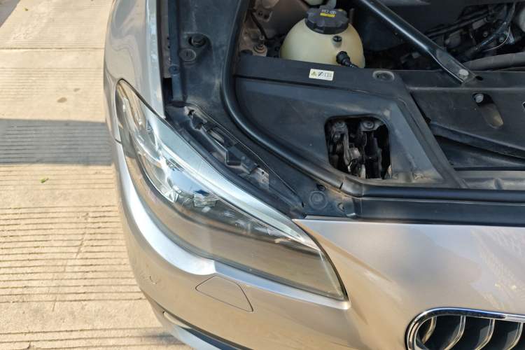 Used BMW 5 Series 2014 520Li Elegant Model
