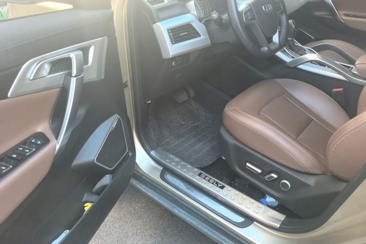 Used Geely Auto Emgrand X7 Sport 2016 1.8TD Automatic All-Wheel-Drive ZhiZun Edition