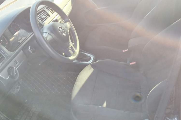 Used Volkswagen Lavida 2013 Revised Classic 1.6L Automatic Fashion Edition