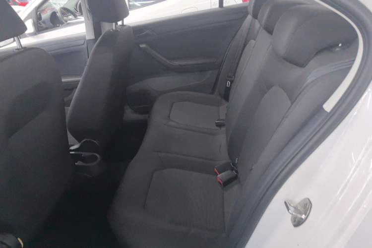 Used Volkswagen Jetta 2017 1.5L Manual Fashion Edition
