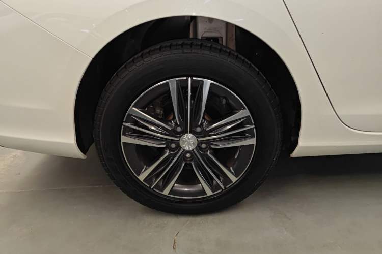 Used Peugeot 308 2018 1.6L Manual Fashion Edition
