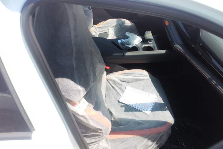 Used Changan UNI-V 2024 1.5T High-Energy Version
