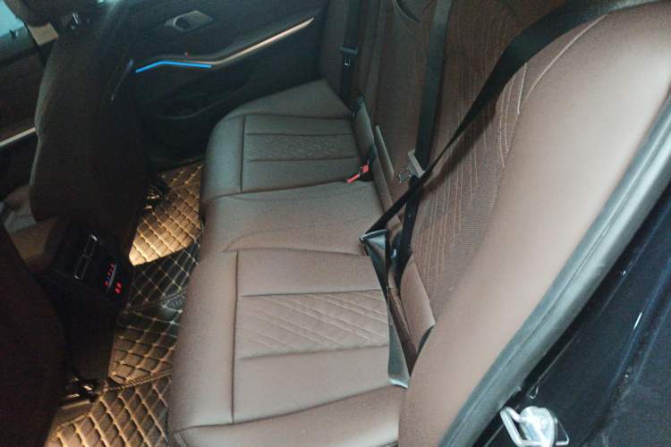 Used BMW i3 2024 eDrive 35 L
