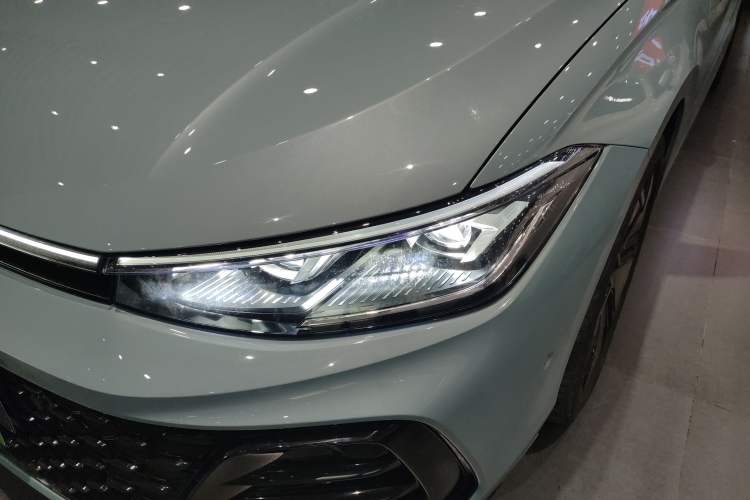 Used Volkswagen Passat 2025 Pro 380TSI Starry Dragon Luxury Edition
