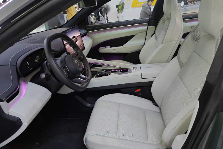 Used Zeekr 001 2024 WE Edition 100 kWh Rear-Drive
