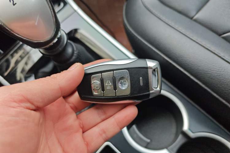 Used Haval H2 2016 Red-Label 1.5T Manual Two-Wheel Drive Luxury Model
