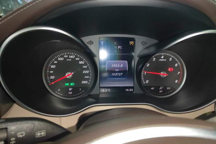 Used Mercedes-Benz GLC 2016 GLC 300 4MATIC Dynamic Model
