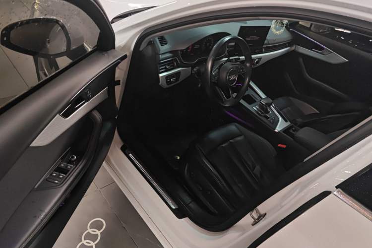 Used Audi A4L 2022 40 TFSI Stylish and Elegant Edition
