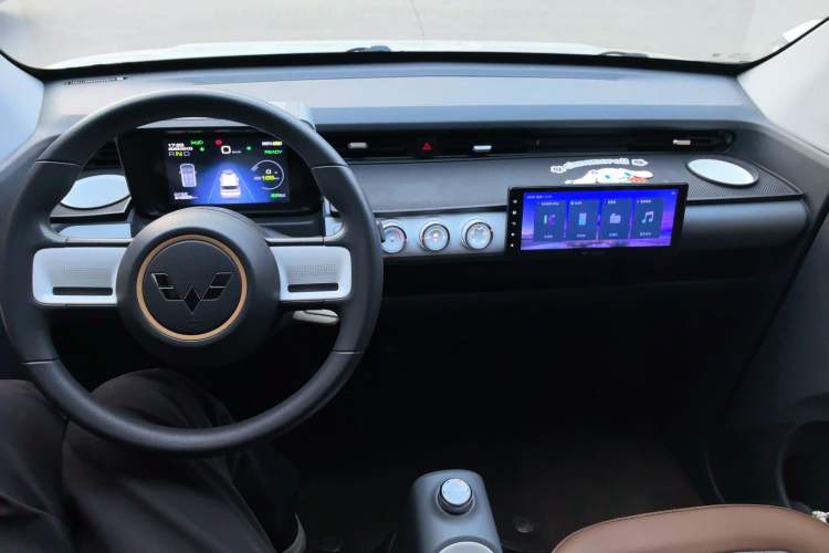 Used Wuling Hongguang MINIEV 2022 GAMEBOY 200km Gaming Edition with Lithium Iron Phosphate