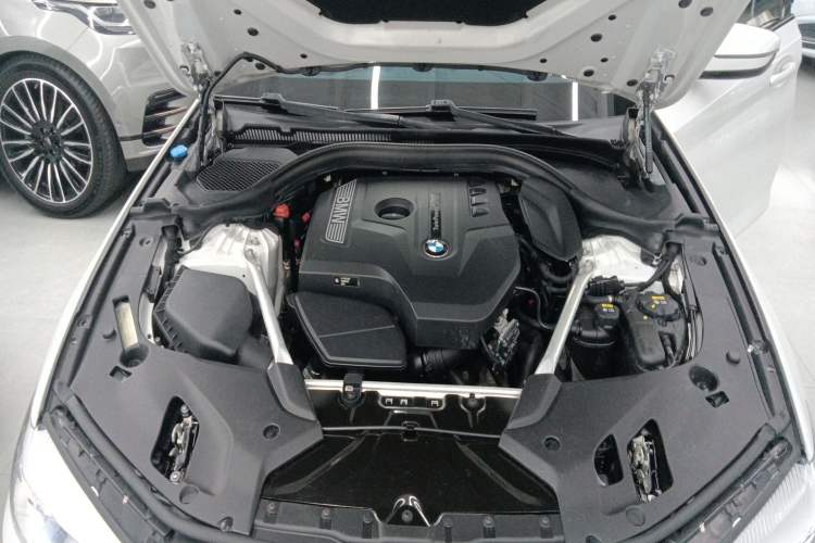 Used BMW 5 Series 2019 Restyled 525Li M Sport Package
