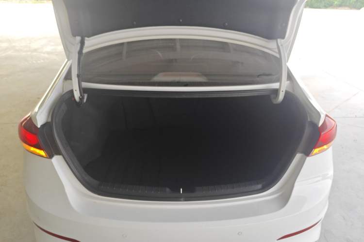 Used Hyundai Elantra 2018 1.4T Dual-Clutch Xuan Dong · Dynamic Edition
