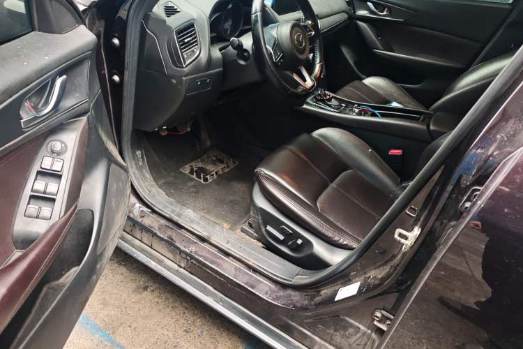 Used Mazda CX-4 2020 2.0L Automatic Two-Wheel Drive Blue Sky Luxury Edition
