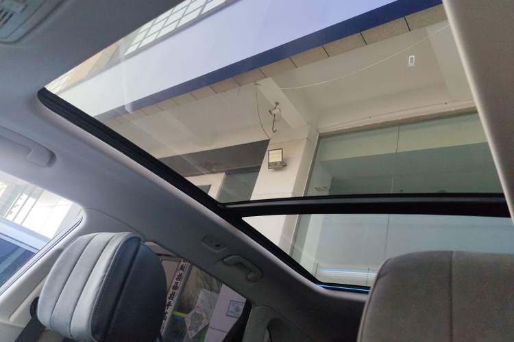 Used Hongqi HS5 2022 Facelifted Version 2.0T Smart Connect Flagship All-Wheel-Drive Edition
