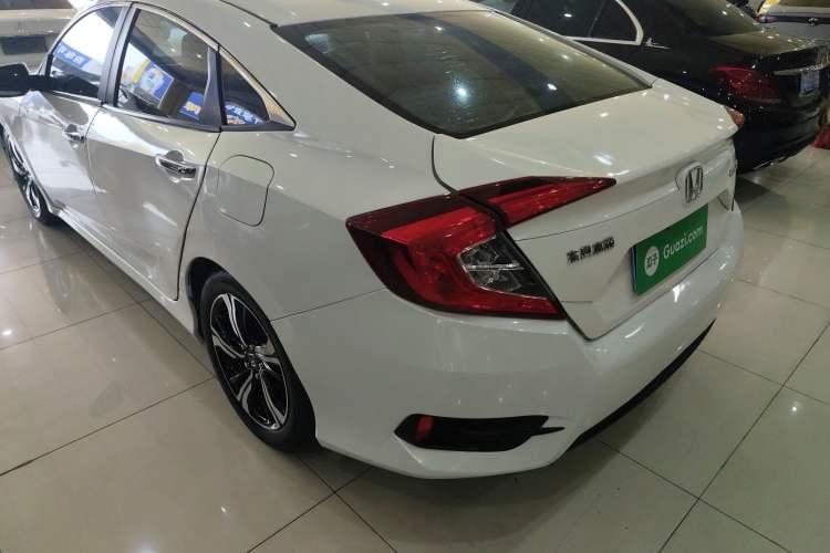 Used Honda Civic 2016 220TURBO CVT Prestige Edition
