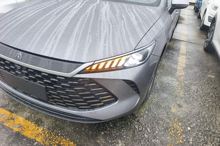 Used BYD Qin PLUS 2025 DM-i Smart Drive 55KM Leading Model
