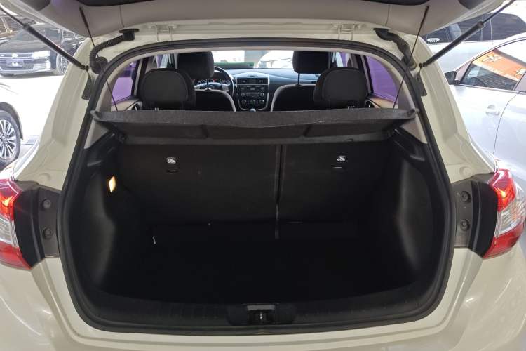 Used Nissan Tiida 2016 1.6L CVT Cool Dynamic Edition