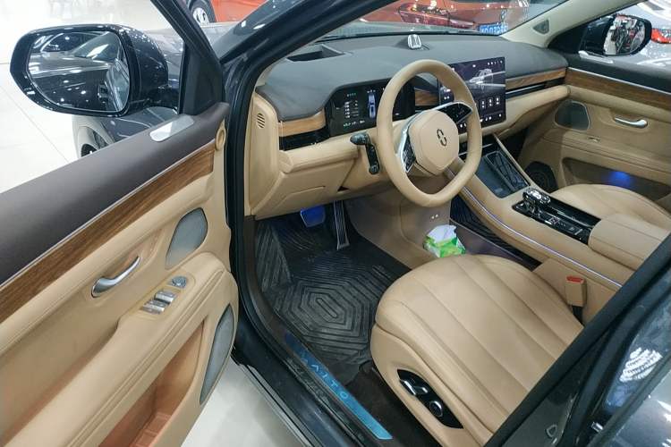 Used Hima AITO M7 2024 1.5T Rear-Drive Plus Version 5 Seats
