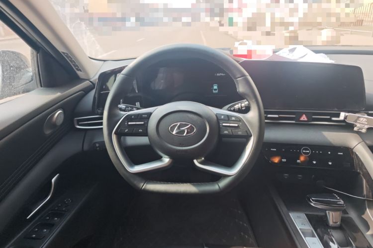 Used Hyundai Elantra 2022 1.5L CVT LUX Prestige Edition
