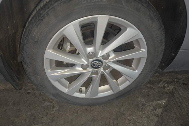 Used Toyota Camry 2021 2.0G Luxury Edition
