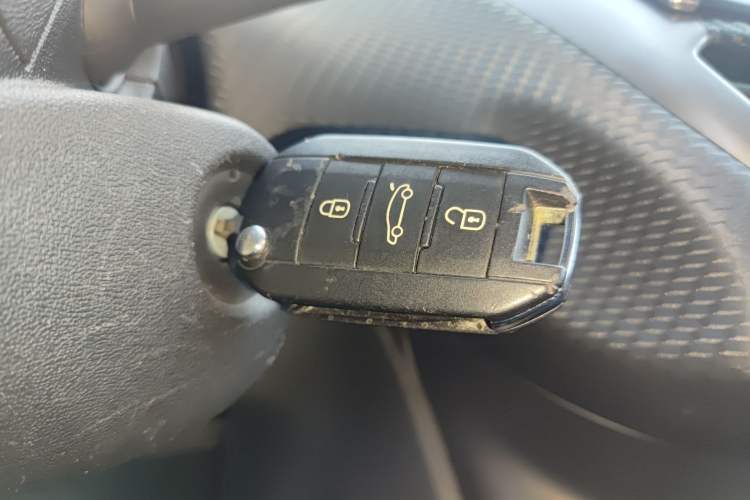 Used Peugeot 2008 2014 1.6L Automatic Fashion Edition
