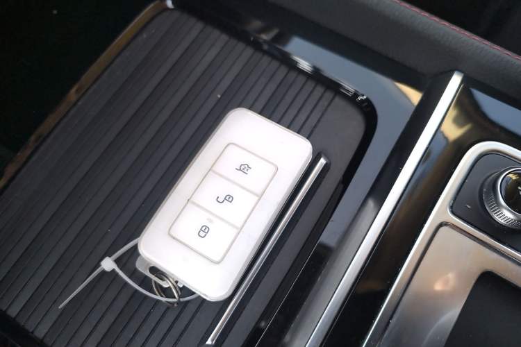 Used BYD Tang New Energy 2018 DM 2.0T All-Wheel Drive Smart Connectivity Luxury Model 7 Seats China V Emission Standard