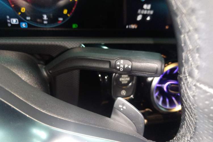 Used Mercedes-Benz A-Class 2022 Revised Version A 200 L Sport Sedan Fashionable Style
