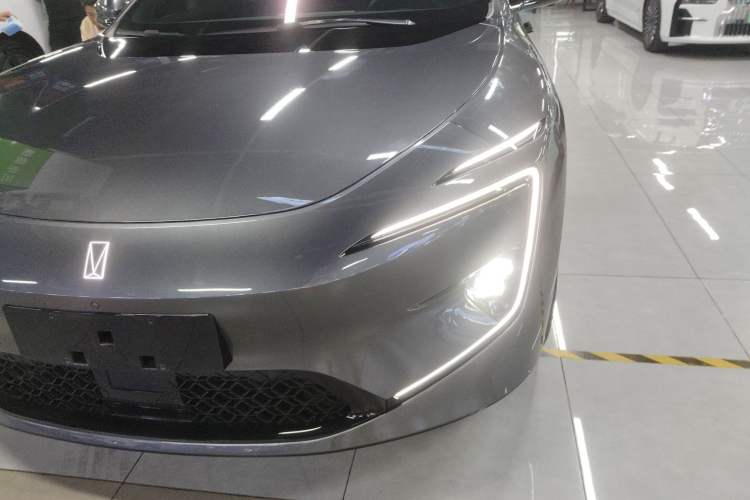 Used  12 2025 Ultra Extended-Range Edition
