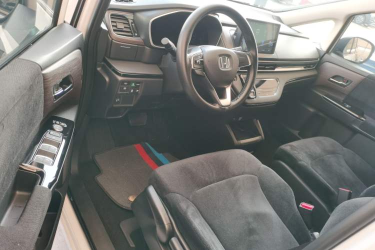 Used Honda Odyssey 2024 2.0L eHEV Sharp & Enjoy Edition
