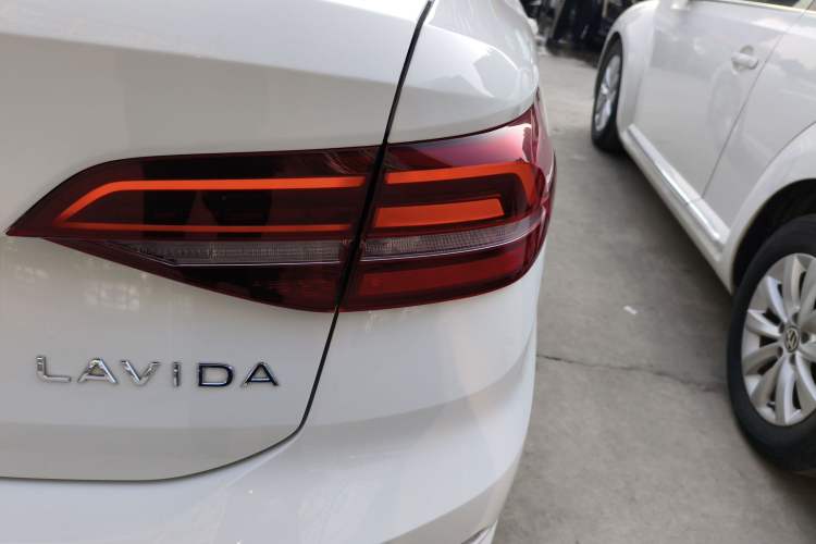 Used Volkswagen Lavida 2021 1.5L Automatic Comfort Edition
