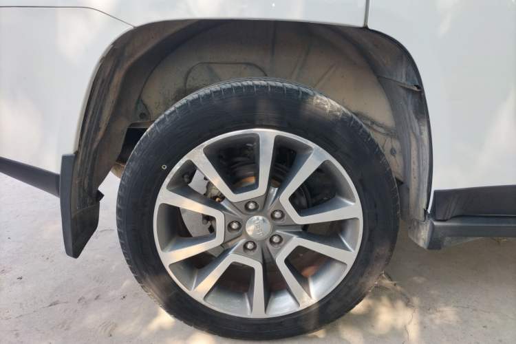 Used  Compass 2015 2.0L Two-Wheel Drive Luxury Edition