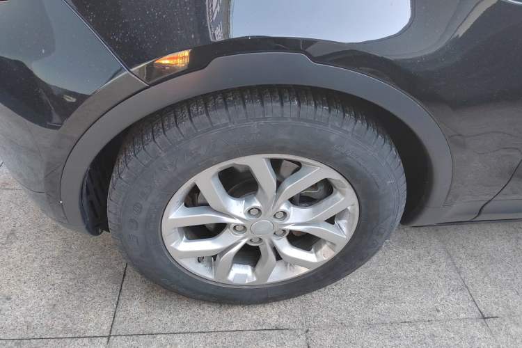 Used Land Rover Discovery 2018 2.0T SE
