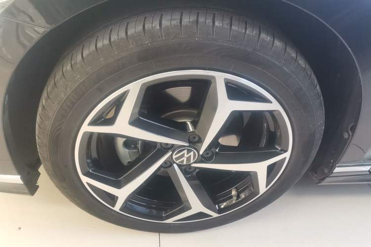 Used Volkswagen Magotan 2023 2 Million Units Commemorative Edition 330TSI DSG Luxury Version
