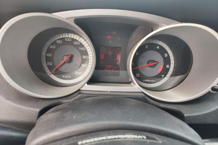 Used Land X8 2014 Explorer Edition 2.0T Gasoline 4x2 Luxury Model