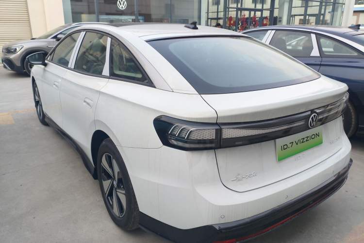 Used Volkswagen ID.7 VIZZION 2024 AIR model
