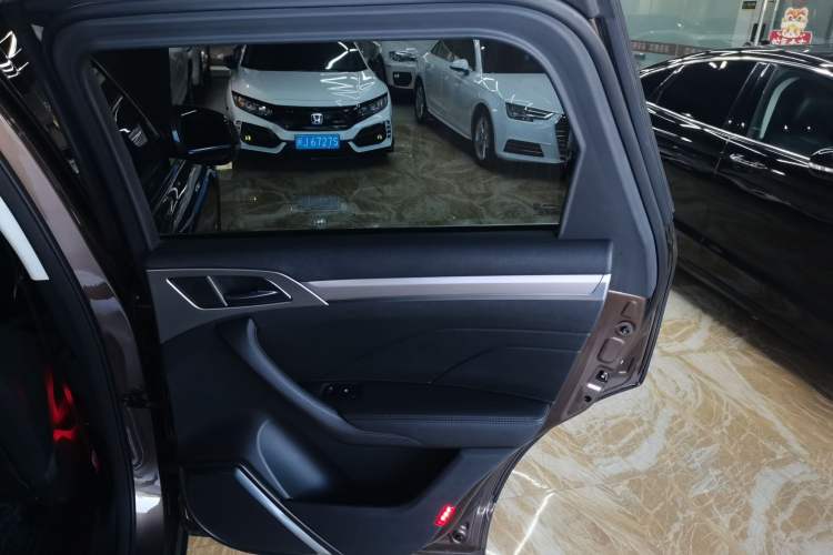 Used Haval H7 2017 Red-Label H7 2.0T Automatic Prestige Model
