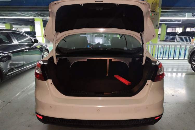 Used Ford Focus 2012 Sedan 1.6L Manual Comfort Model