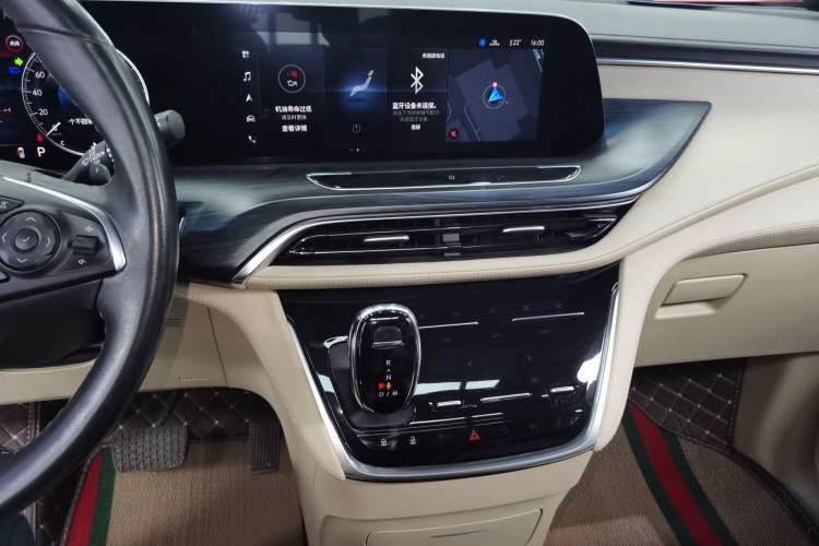 Used Buick GL8 2022 ES Landtrek 653T Flagship Model