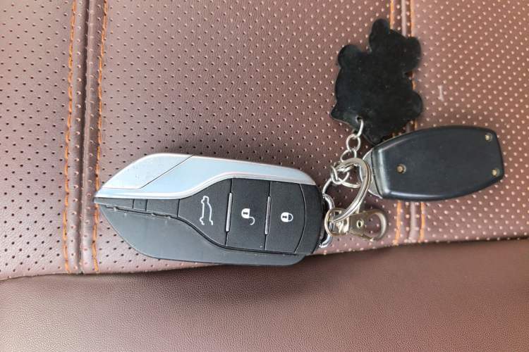 Used Yema T70 2016 Upgraded Model 1.8T CVT Flagship Edition
