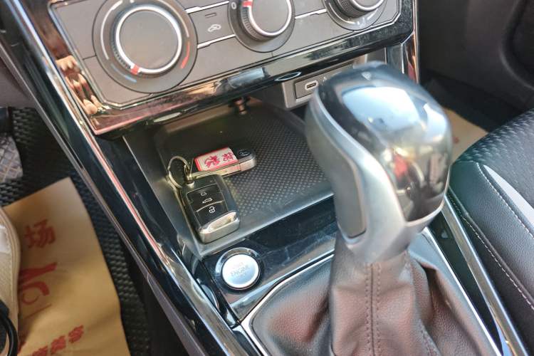 Used Volkswagen Tacqua 2021 200TSI DSG JoyConnect Edition
