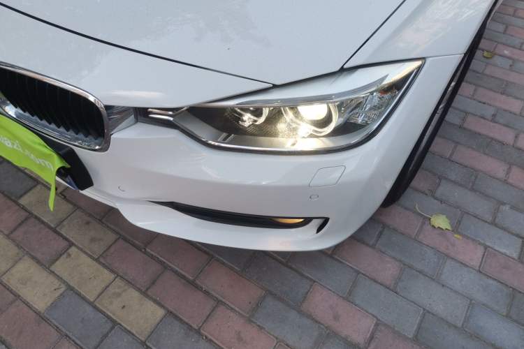 Used BMW 3 Series 2015 320i Fashion Model
