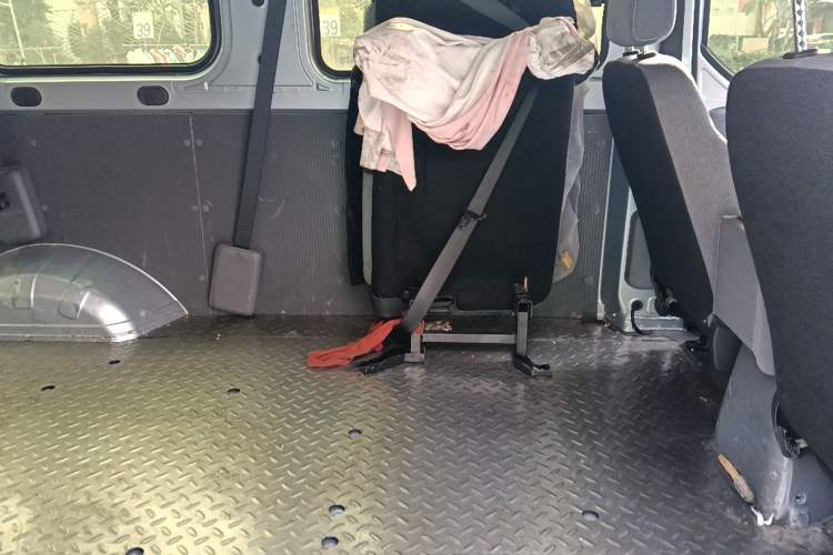 Used Wuling Yangguang 2024 300KM Comfort Version Passenger Van 75kW
