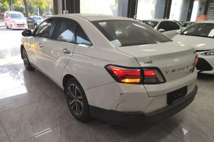 Used Venucia D60 2018 1.6L CVT Smart Connect Elite Edition
