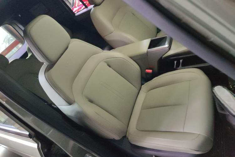 Used  V23 2025 501 Four-Wheel Drive Intelligent Driving Version
